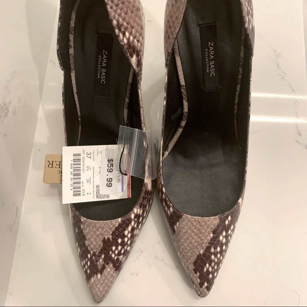 Snakeskin Print Zara Pumps. NWT